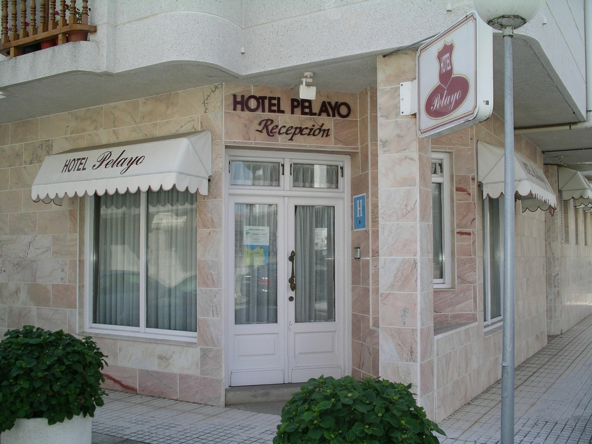 H Pelayo Auto Check-In Rooms Noja Exterior photo